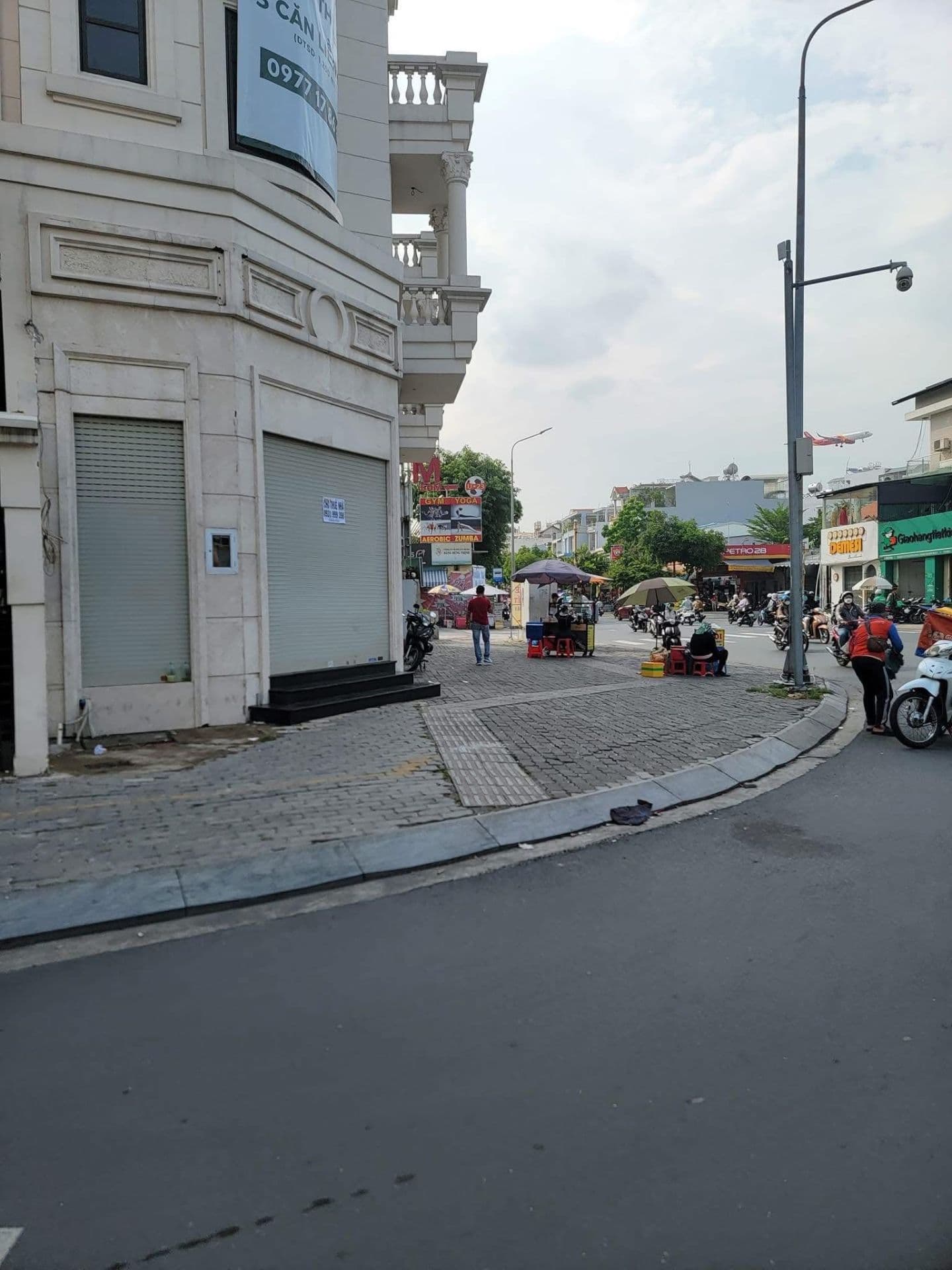 Chỗ giao nhận hàng, vỉa hè, căn góc tại Quận Gò Vấp 1